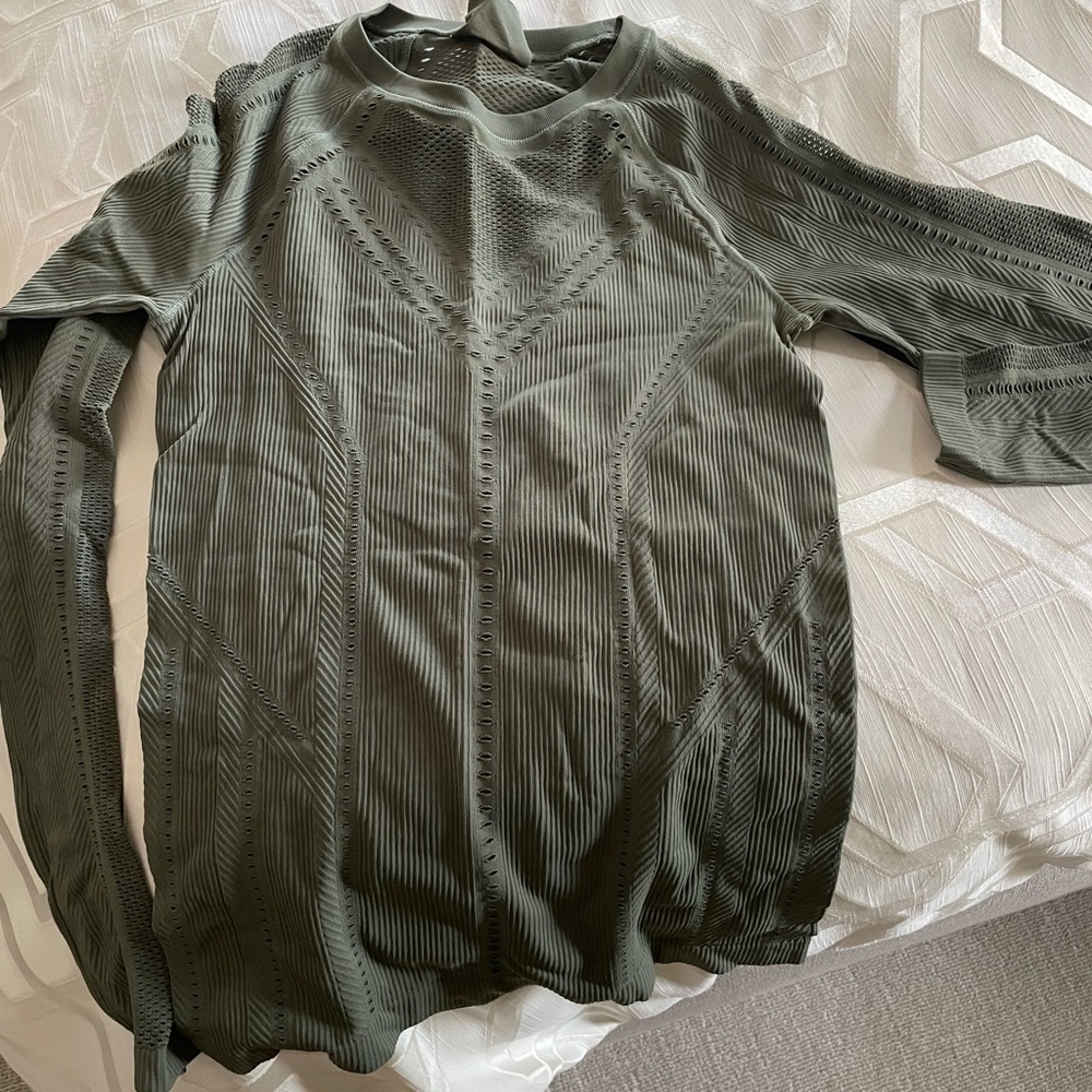 Womens athleta long sleeve oxygen top